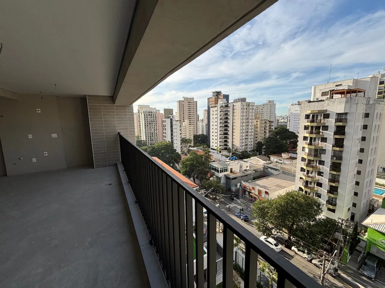 Apartamento à venda em Moema com 3 quartos, sendo 3 suítes, 2 vagas, 150m² - Foto 4