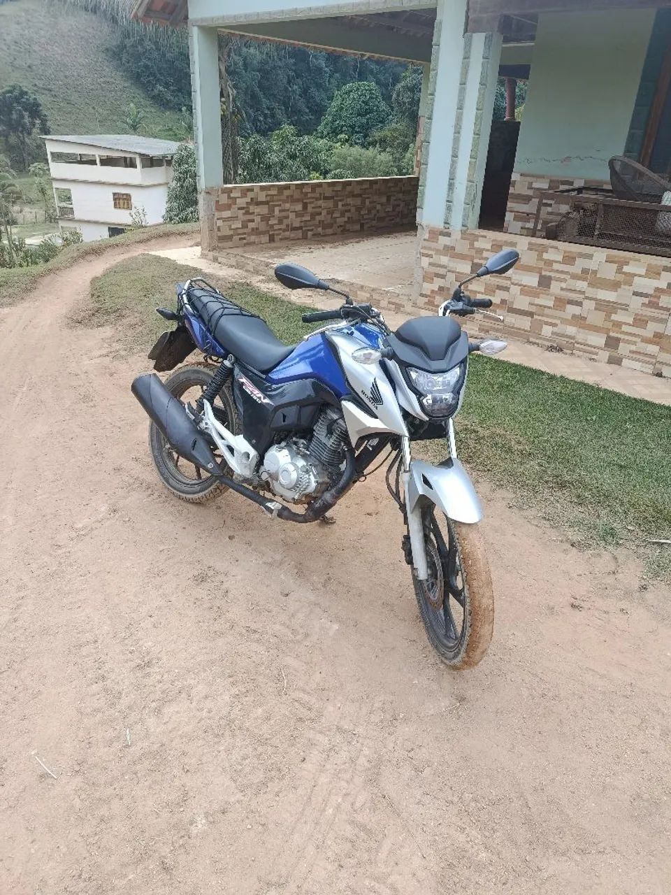 Titan 160
