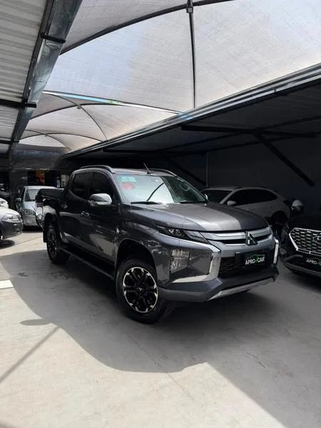Mitsubishi Triton GL AT 4X2 2024 2024