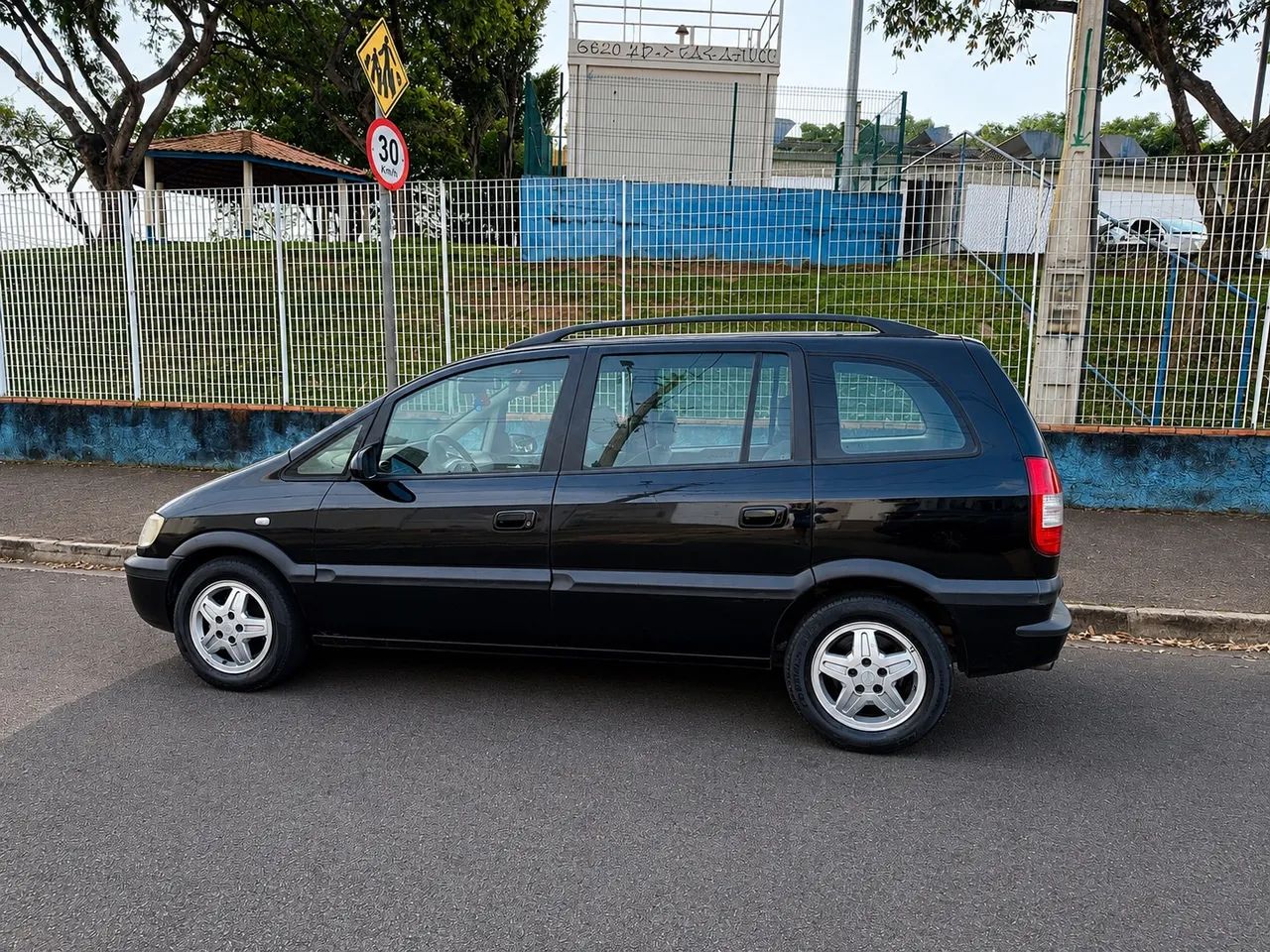 Chevrolet Zafira 2.0/ CD 2.0 8V MPFI 5P Mec. 2003