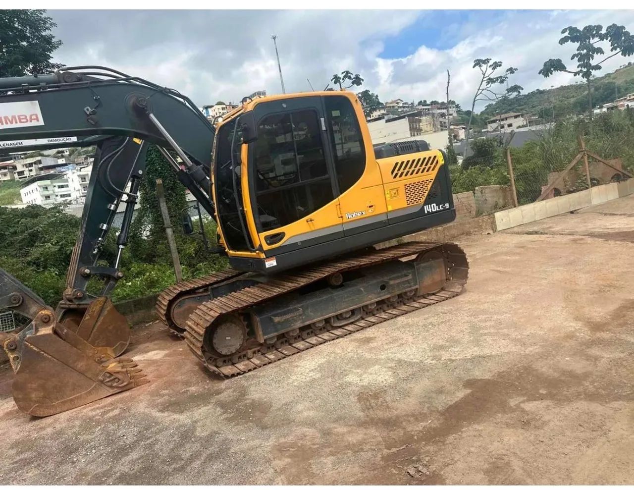 Escavadeira hidráulica Hyundai 140 2020