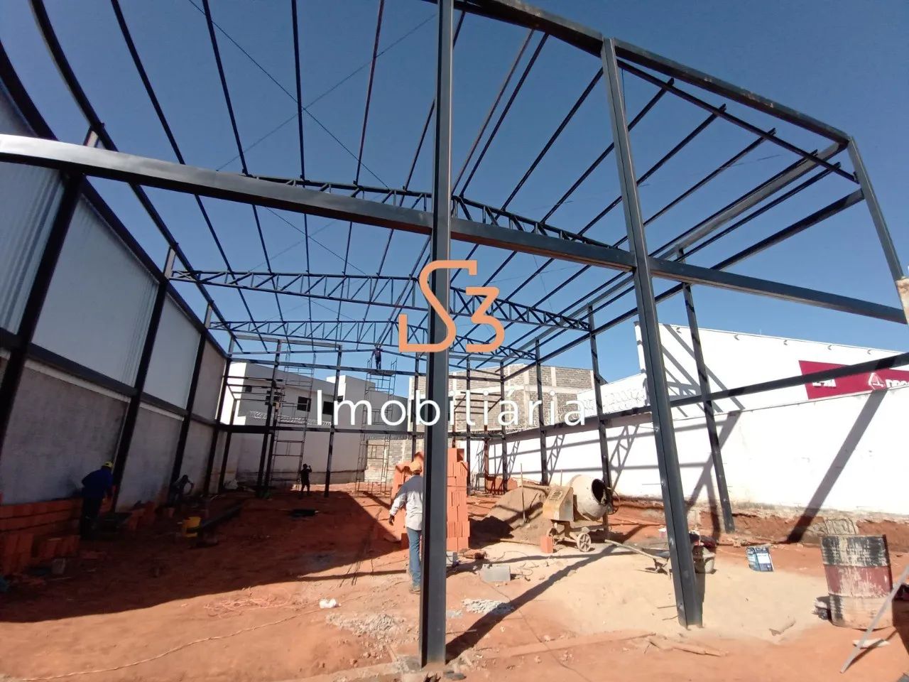 BARRACAO COMERCIAL em UBERLÂNDIA - MG, ALTO UMUARAMA