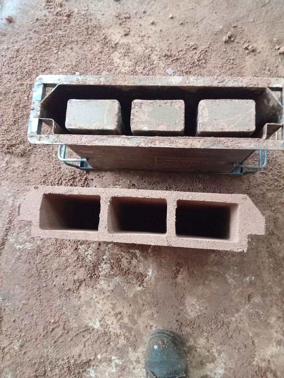Forma de bloco 14x19x39 oportunidade  $ 290. - Foto 2