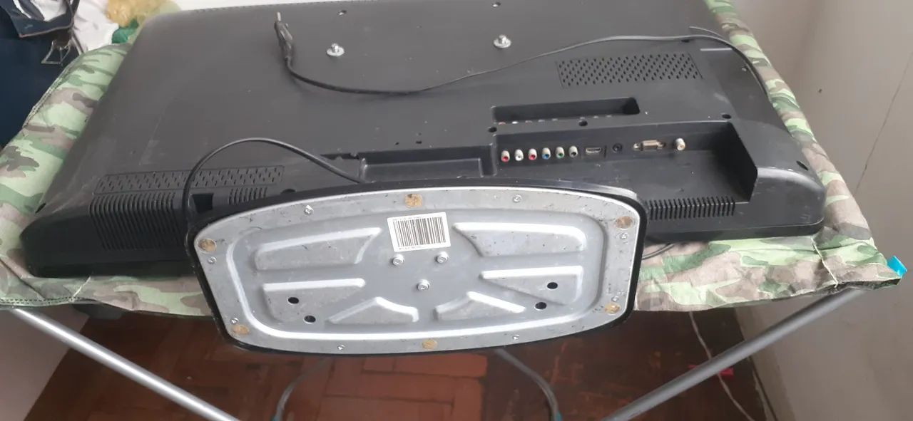 TvPhilips LCD 32 Polegadas - Não é Smart - Funciona **LER A DESCRICÃO ** - Foto 5