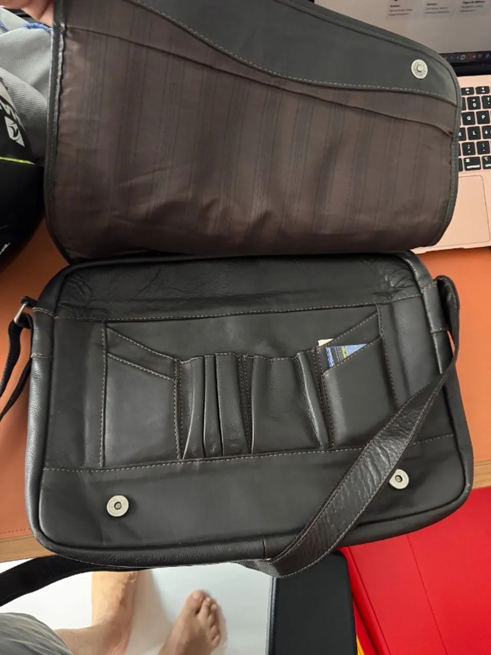 bolsa em couro legitimo com alça a tiracolo - Foto 2