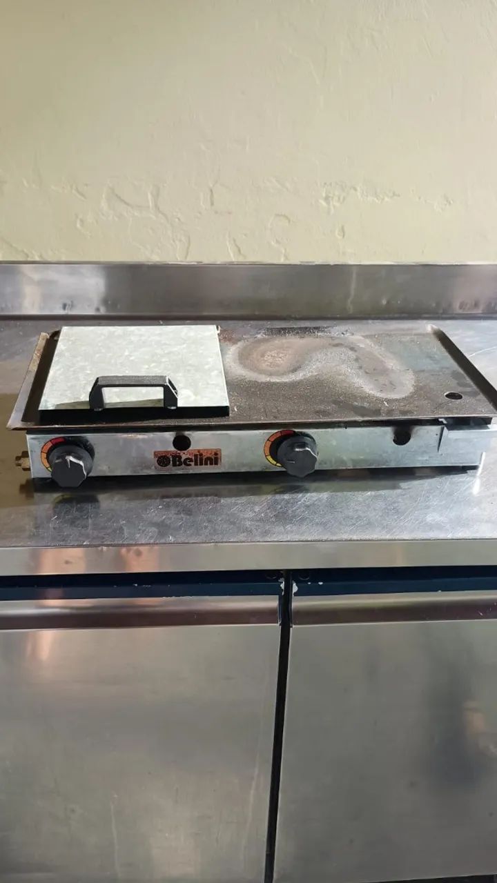 Chapa Para Lanches Belini - Gás GLP - com 2 Queimadores e abafador
