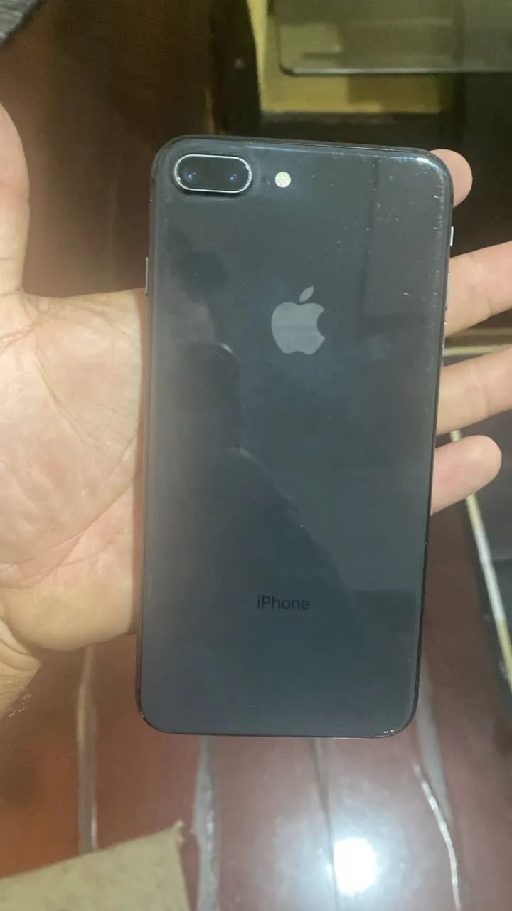 iPhone 8 Plus 