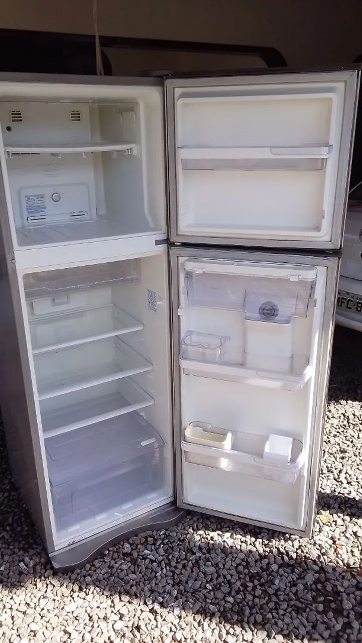 ? Geladeira Electrolux funcionando perfeitamente com garantia ?