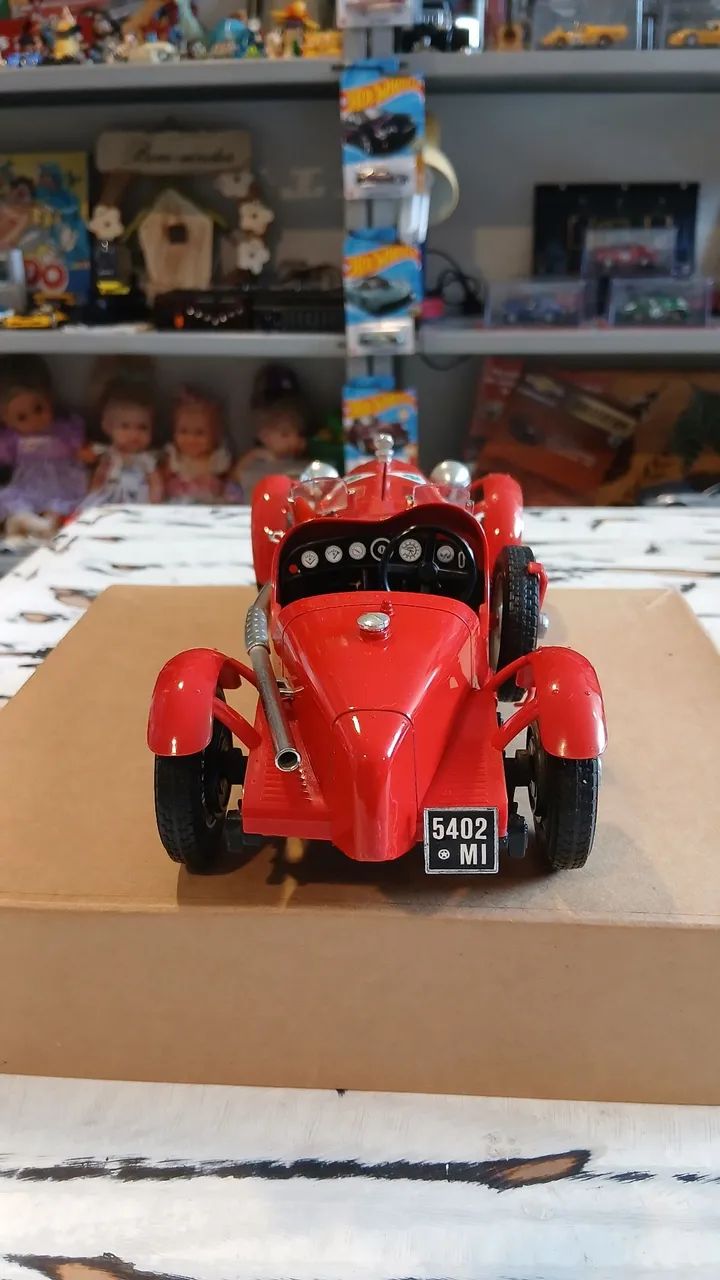 Alfa Romeo 8C 2300 Monza 1931. Da Burago. Escala 1:18. - Hobbies e