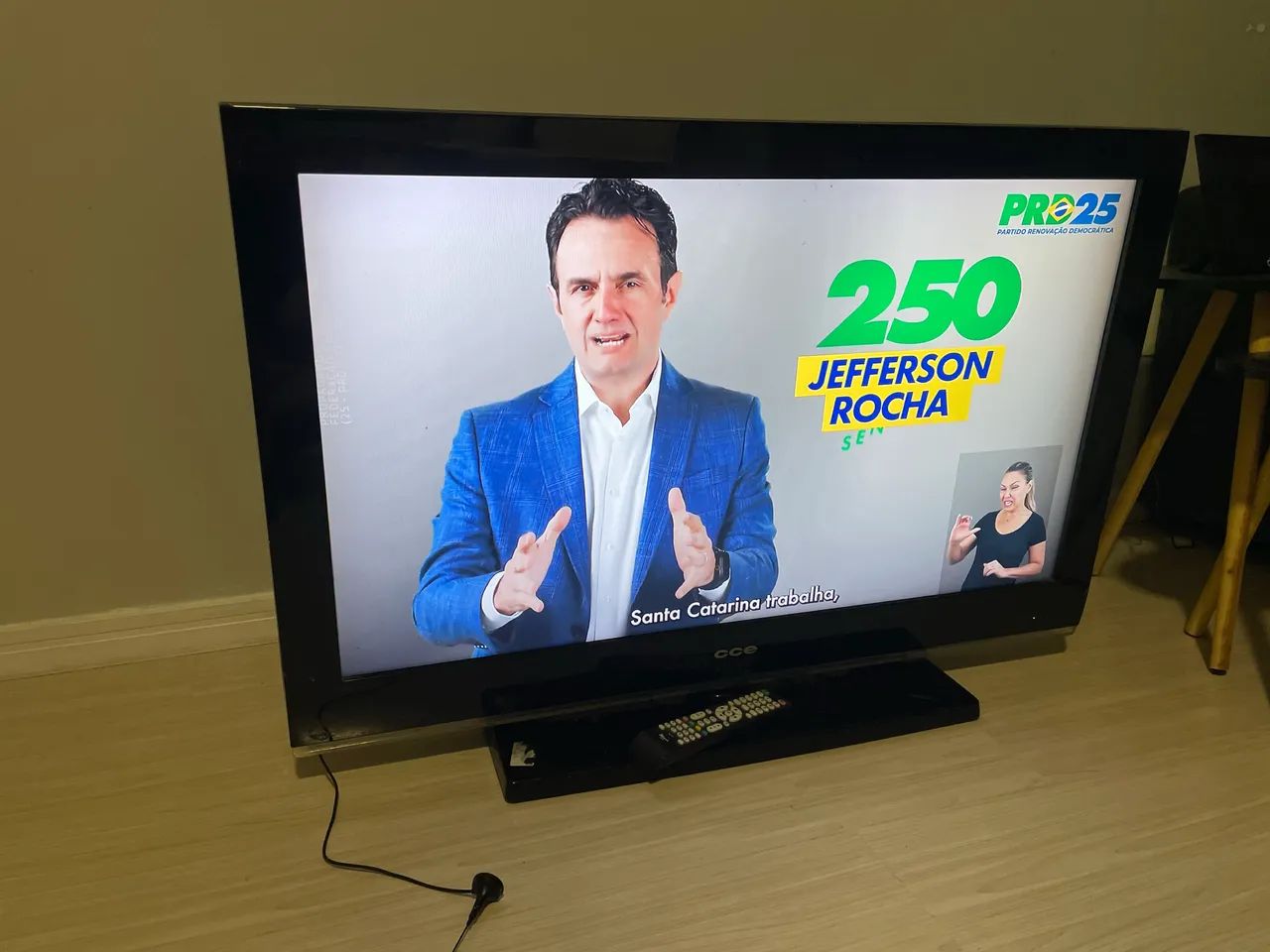 Vendo tv LCD 40 polegadas 