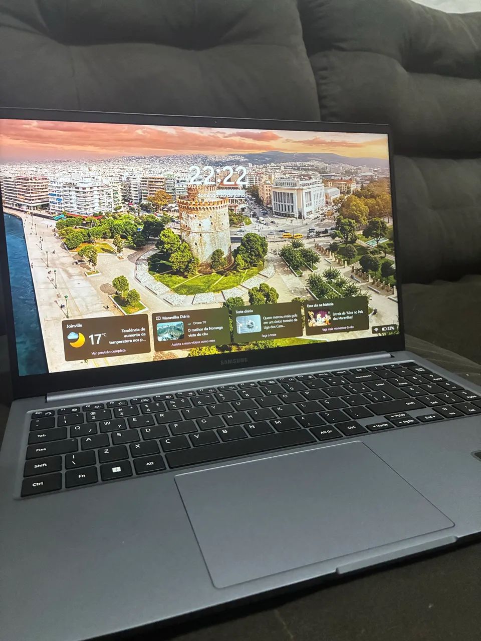 Samsung book 4 - seminovo 