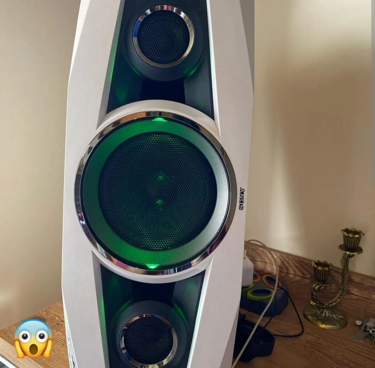 Vendo caixa de Som Sony impecável 