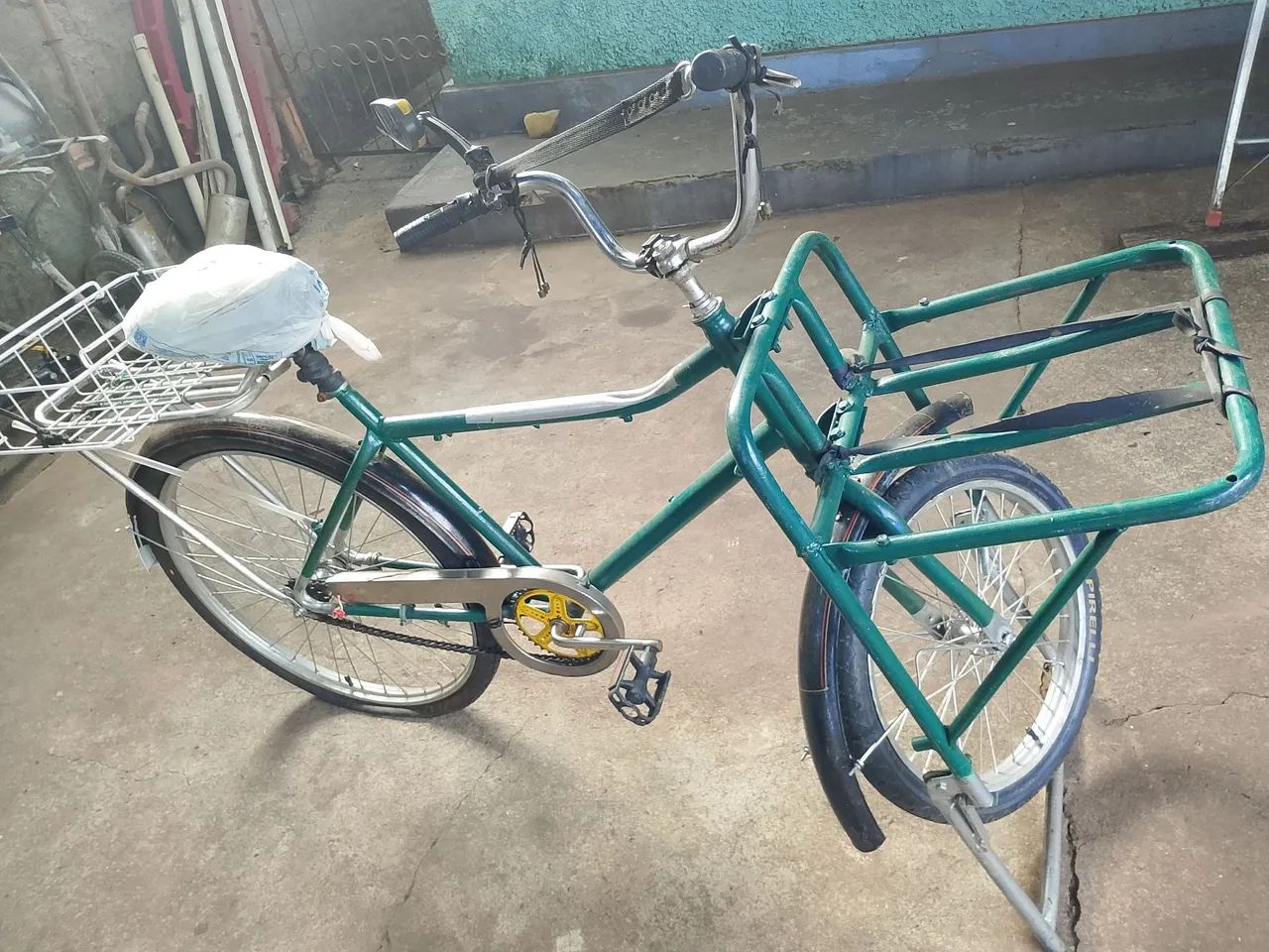 Bicicleta cargueira antiga
