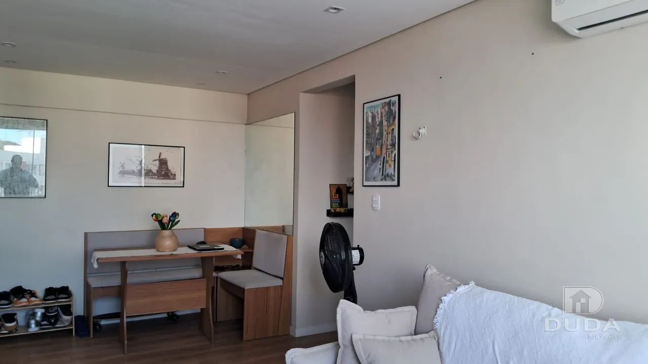 Apartamento 2 dormitórios reformado - Foto 5