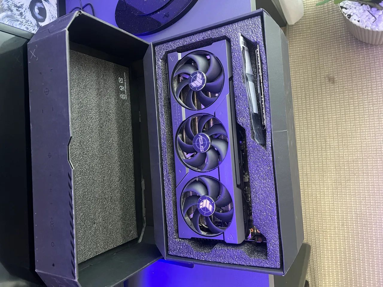 RTX 4090 ASUS TUF 24GB (Estado de novo com caixa) - Foto 2