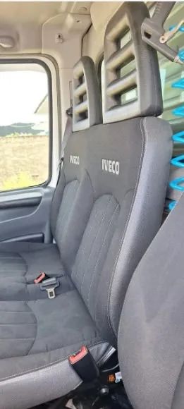 CAMINHÃO IVECO 2019 - BAÚ SECO 30 m³ | IMPECÁVEL - Foto 5
