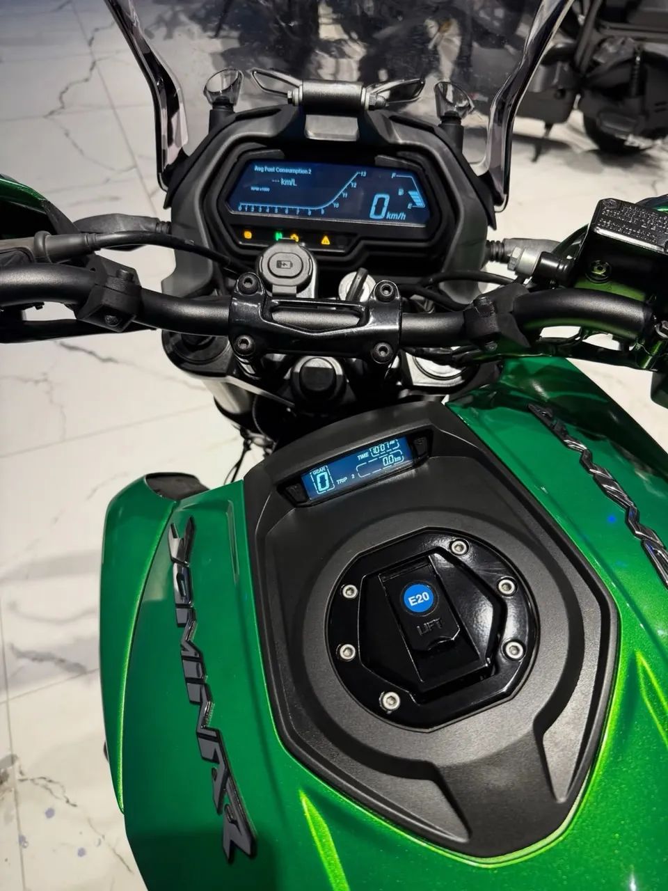 BAJAJ DOMINAR 400 - Foto 4