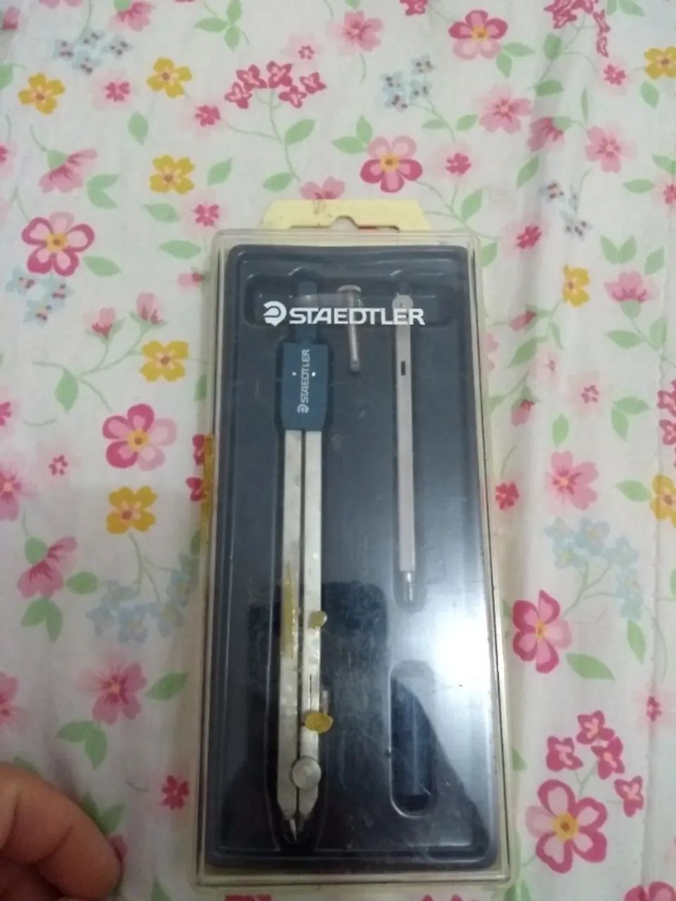 Estojos com compasso staedtler