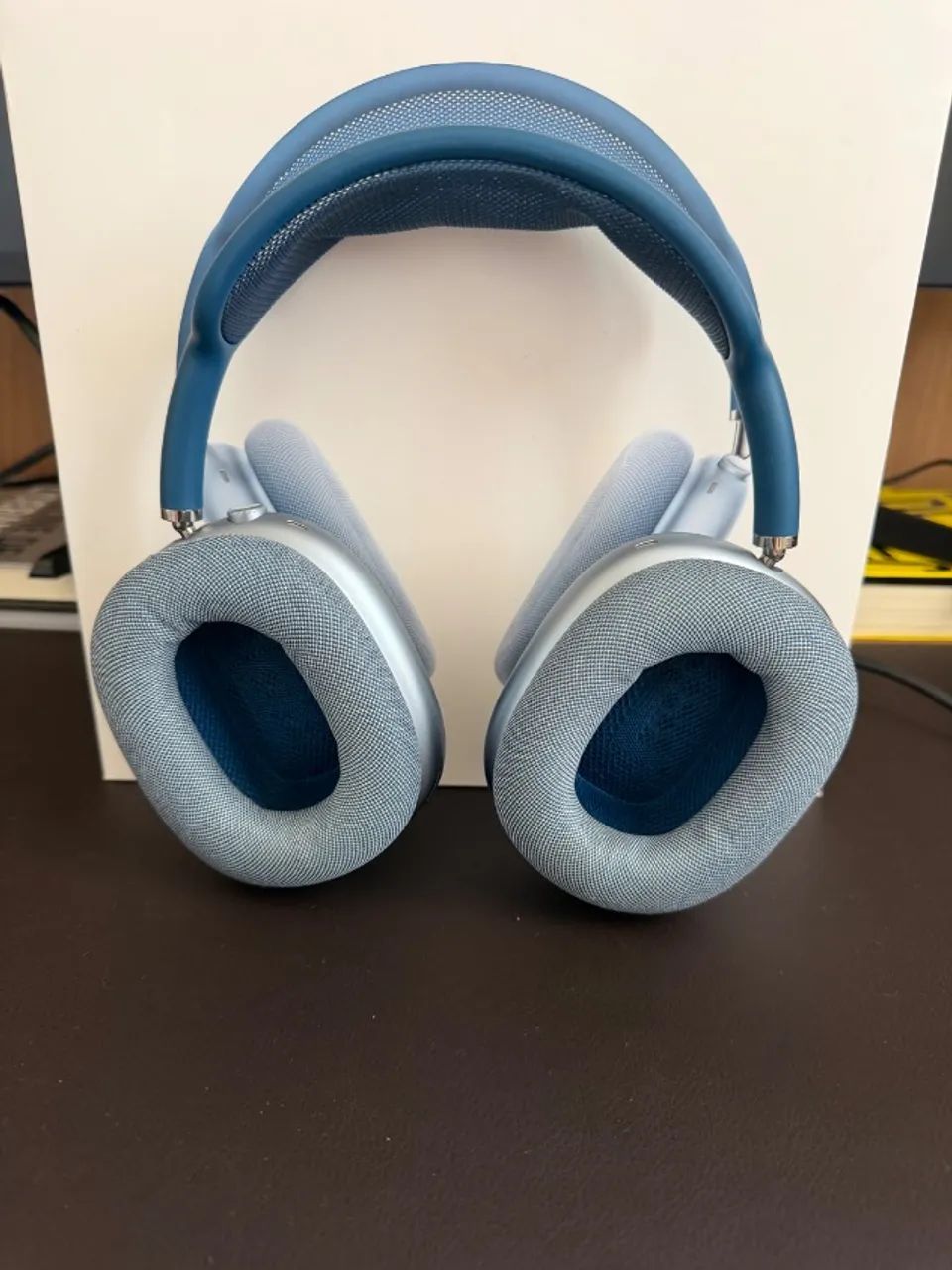 AirPods Max (Sky Blue, Lightning, com caixa)