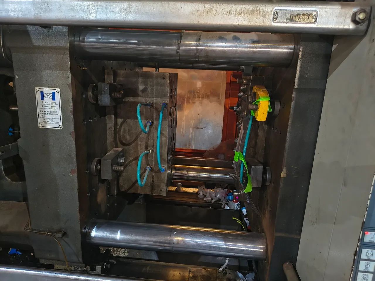 máquina injetora plástico 450gramas 188 toneladas de fechamento , canhão nitretado  - Foto 5