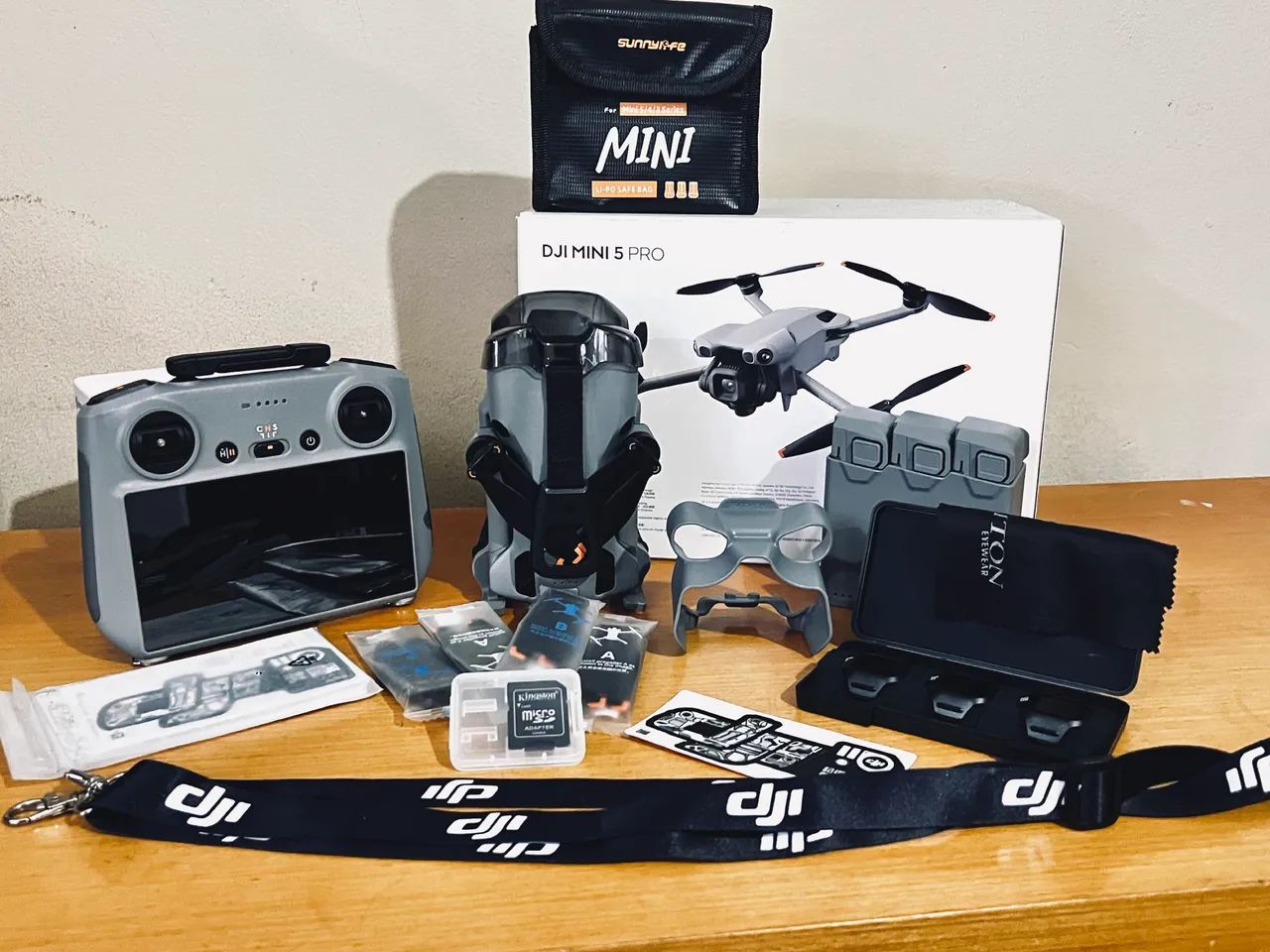 Dji Mini 5 Pro Fly More Combo Plus + acessórios  - Foto 5