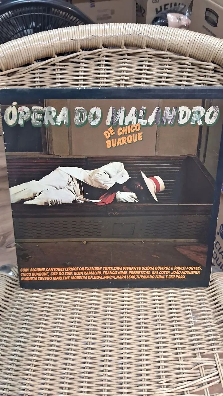 disco de vinil LP duplo do álbum "Ópera do Malandro" de Chico Buarque