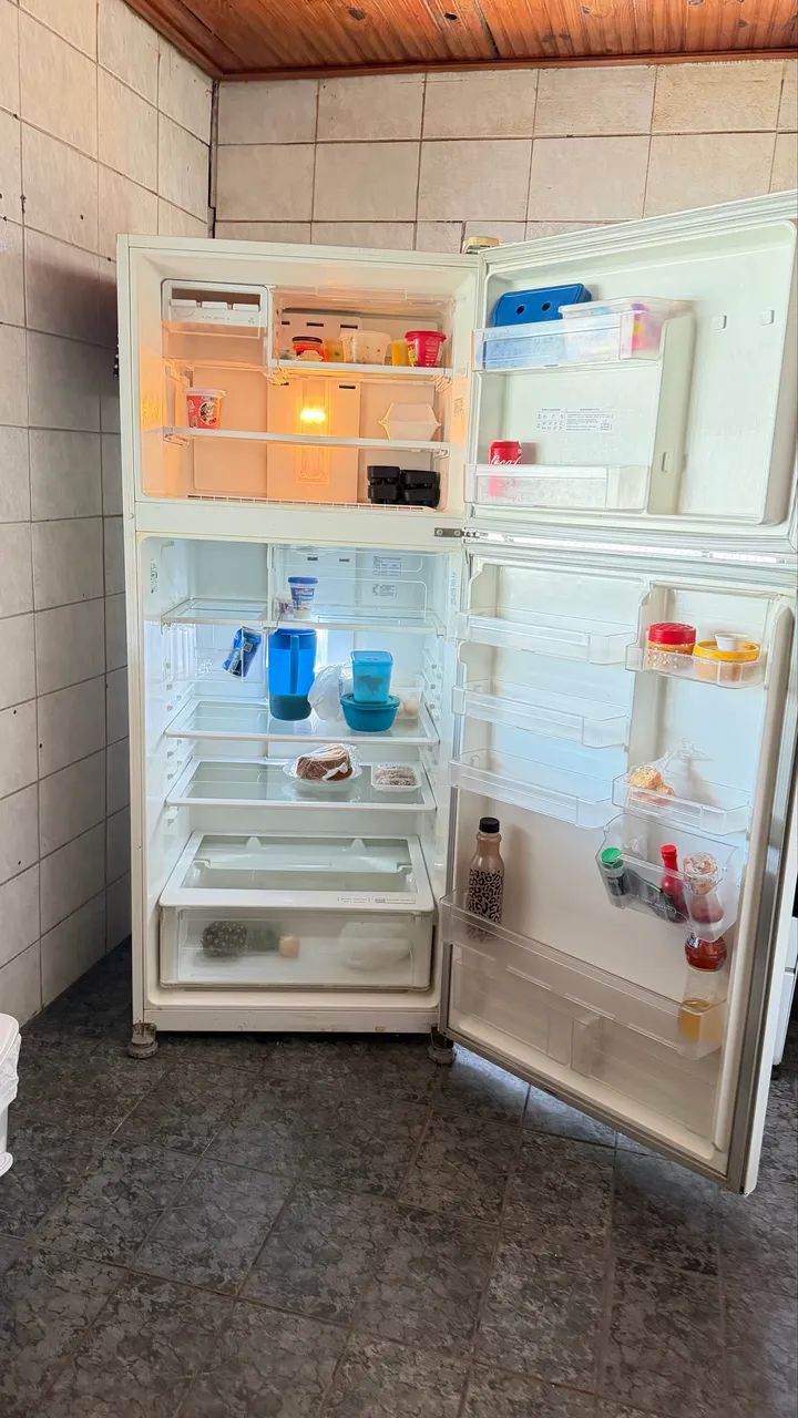 Vendo geladeira Electrolux Df80  - Foto 4