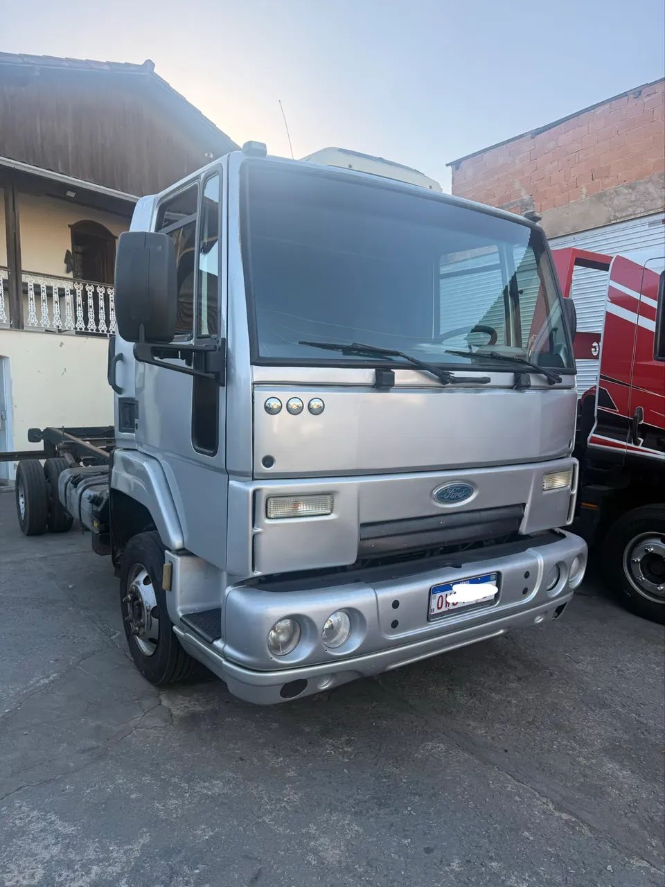 FORD CARGO 816 ANO 2013