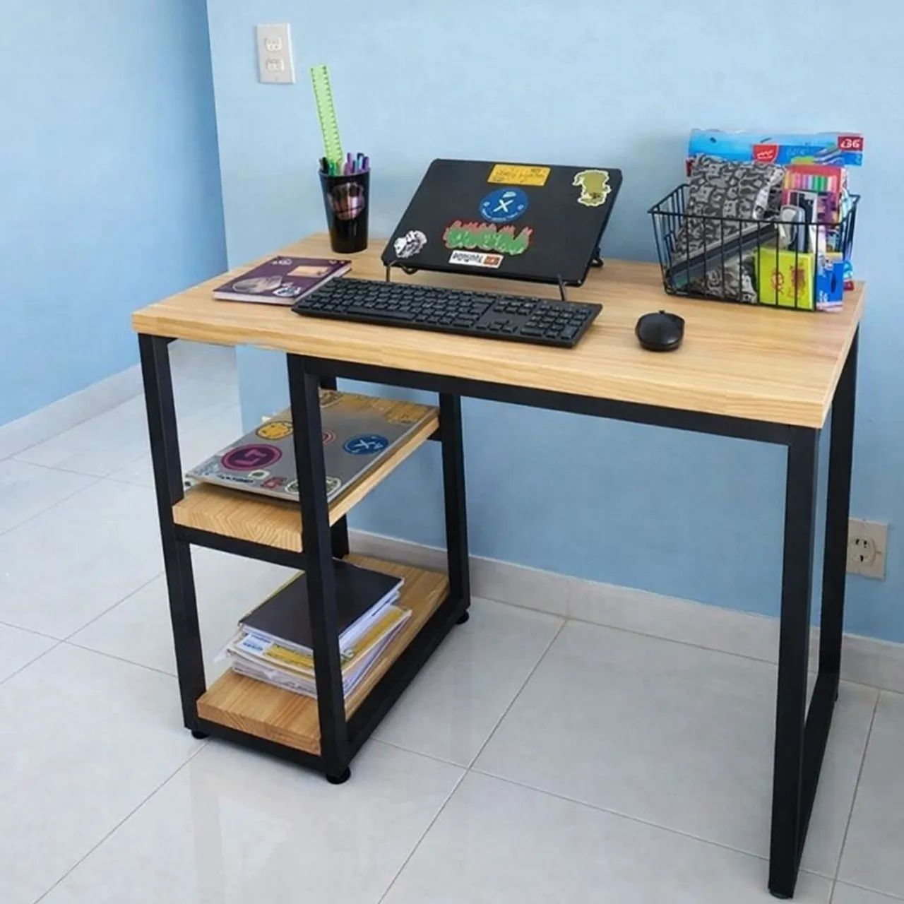 Mesa estilo industrial para escritório 