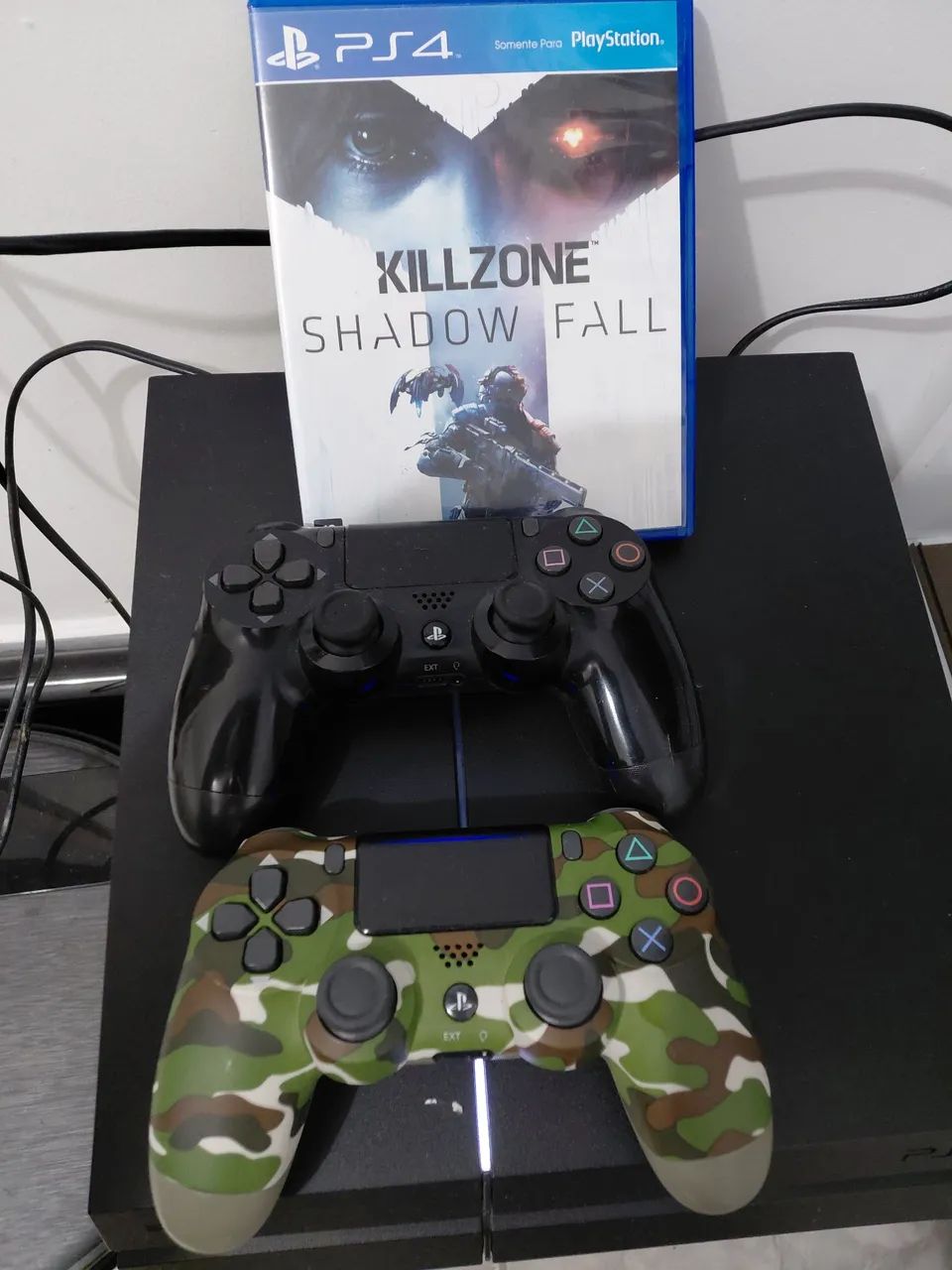 Playstation 4 com 2 controles  - Foto 2
