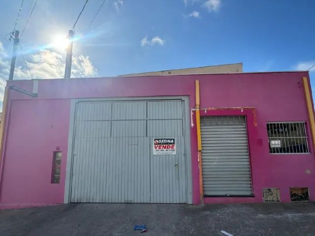 Barracão comercial com edícula