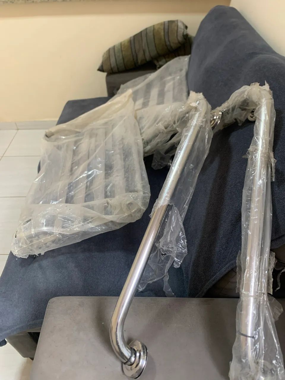 Kit acessibilidade para banheiro. Barras de apoio - Foto 3