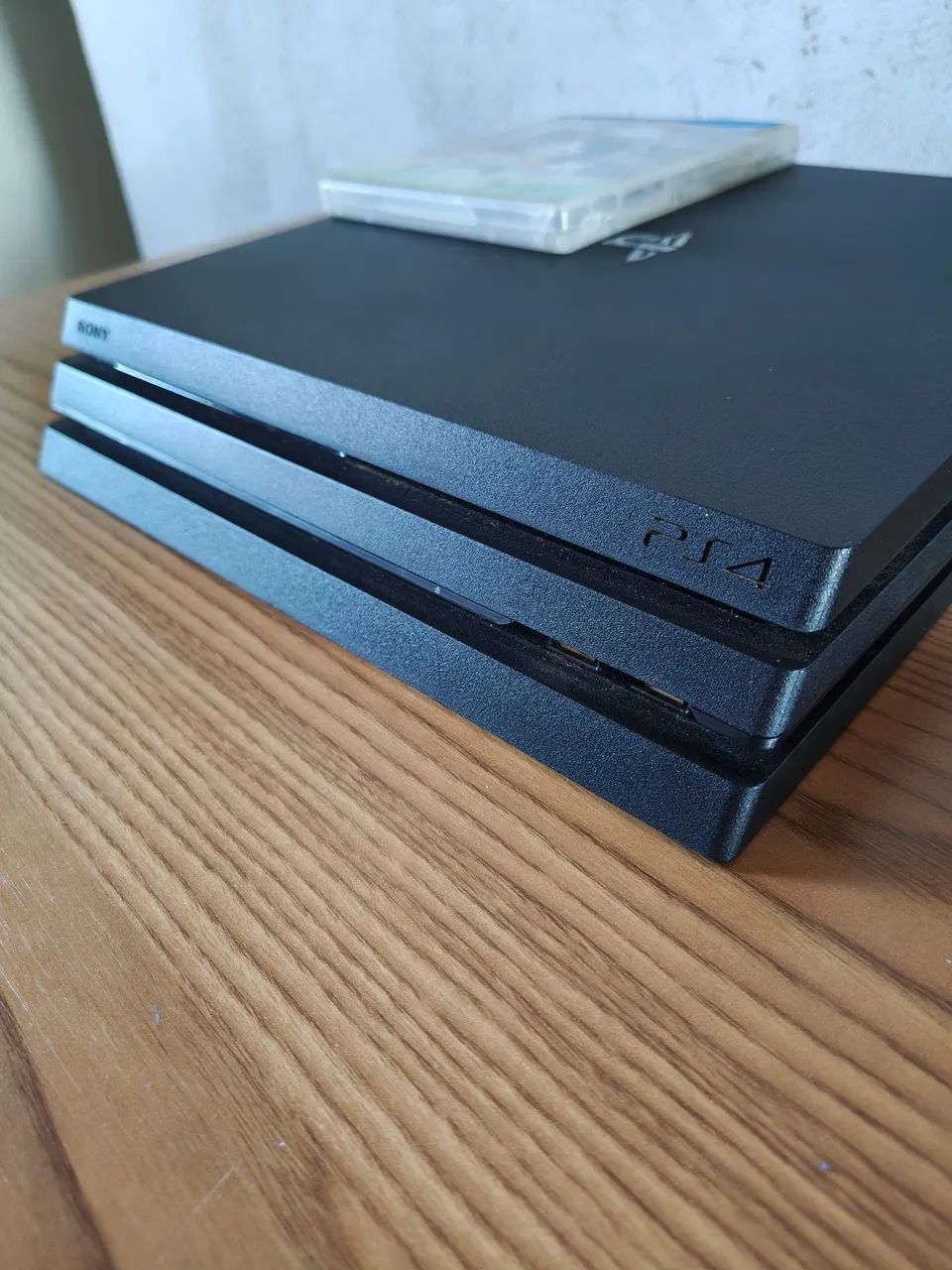 Ps4 pro 1TB 2 controles  - Foto 2