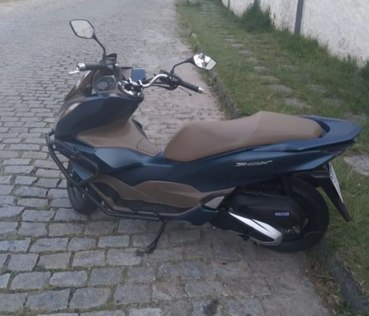 Moto pcx com apenas 970 km rodado. 