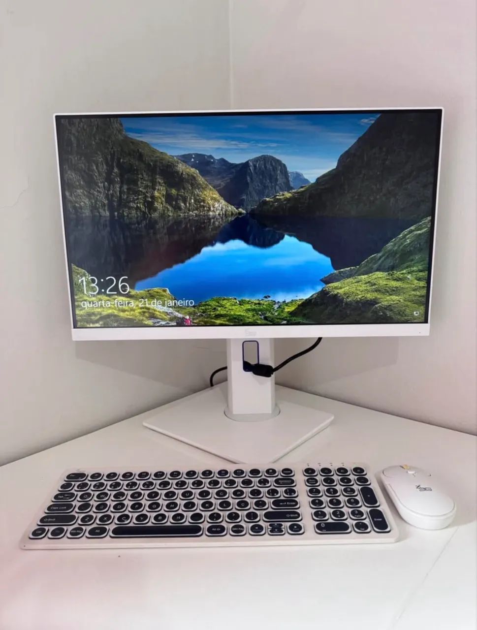 Computador All in One 21,5? | Intel Core i7 | 8GB RAM | SSD + HD | Completo