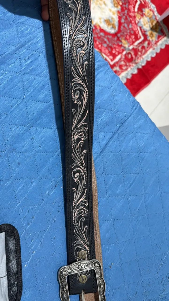 Vendo chapéu, bota e cinto de rodeio - Foto 4