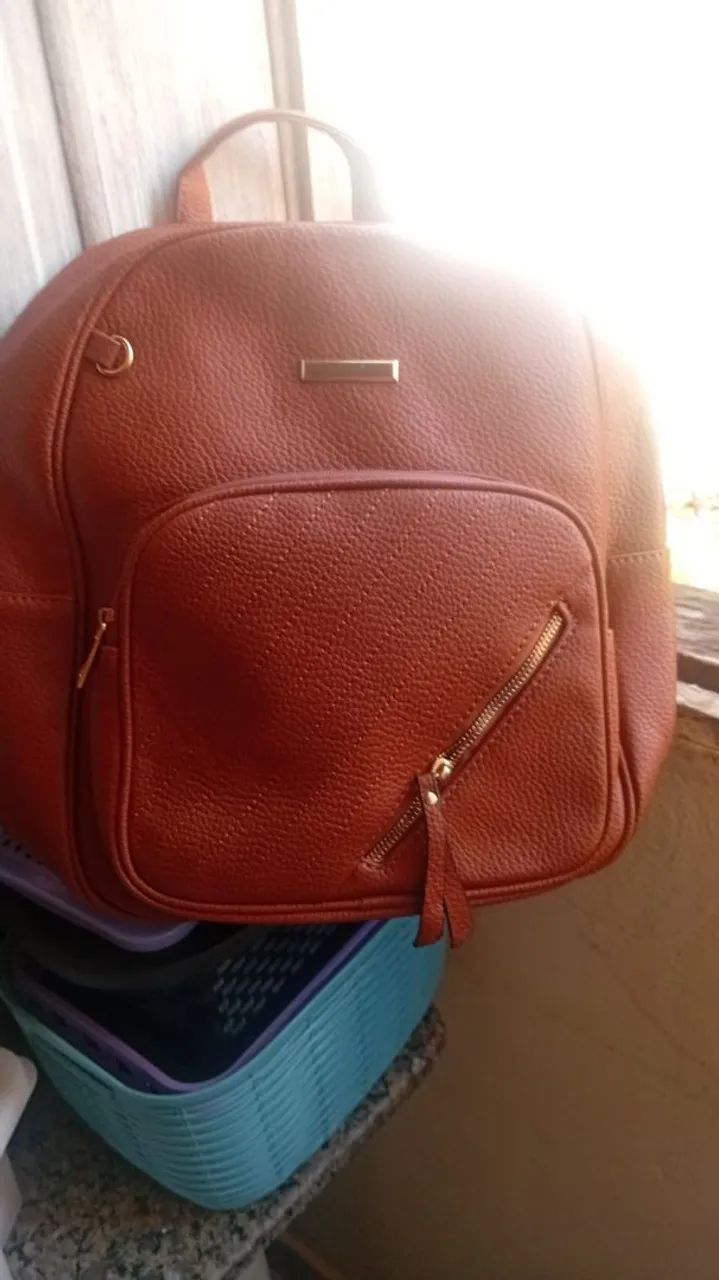 mochilas de costas 100 cada uma - Foto 2