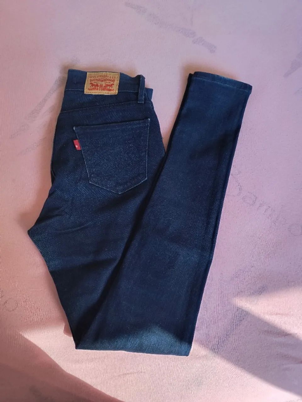 Calça jeans feminina Levi's  - Foto 4