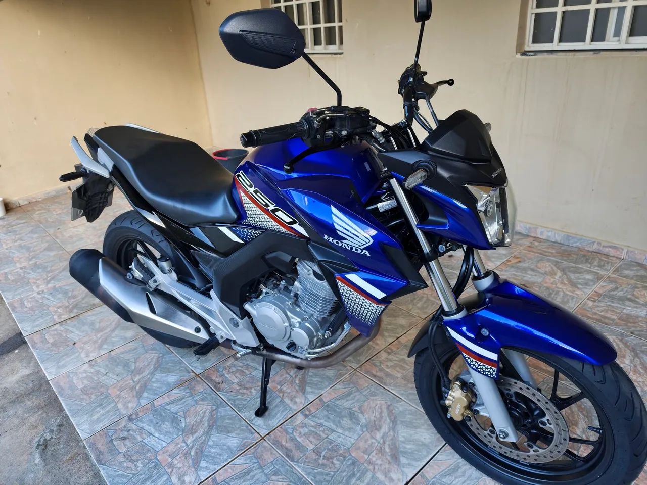 Vende-se CB Twister 2022 - Foto 4