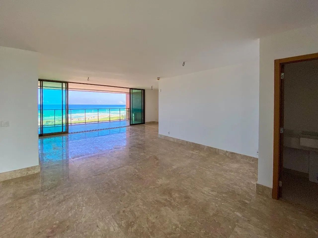 D'Azur, 4 Suítes Distribuído Entre 235M² A 242M² E 4 Vagas De Garagem Em Jaguaribe. D1BEH - Foto 2