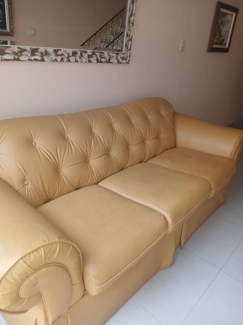 Sofá grande couro - PRA SAIR LOGO - Foto 2