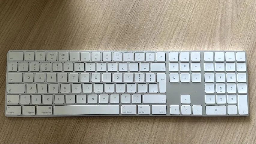 Apple Magic Keyboard com teclado numérico