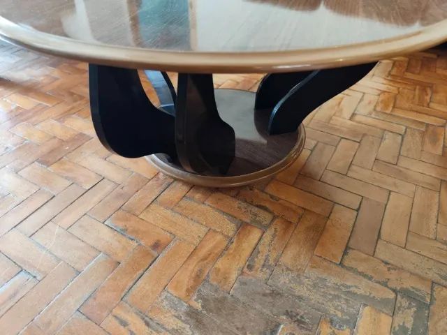 Mesa de Centro Redonda em Madeira - Design Elegante e Ótimo Estado - Foto 3