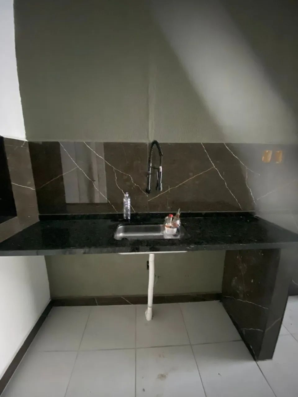 aluga-se loja na carlos lindemberg vila velha - Foto 4