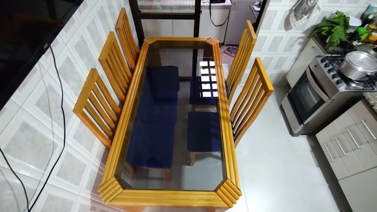 Imperdível: Sofá+ Mesa 6 cadeiras. Em ótimo estado  - Foto 6