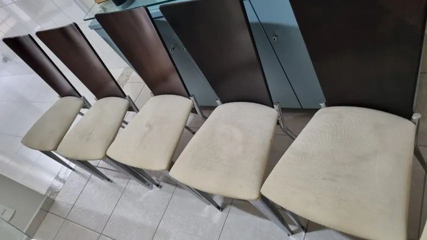 Mesa de jantar com tampo de vidro + 6 cadeiras - Foto 4