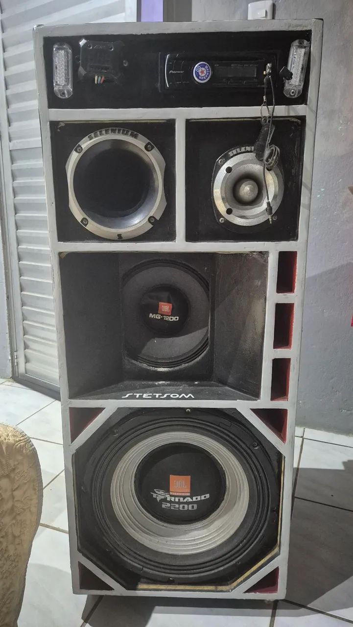Caixa bob tornado 15"