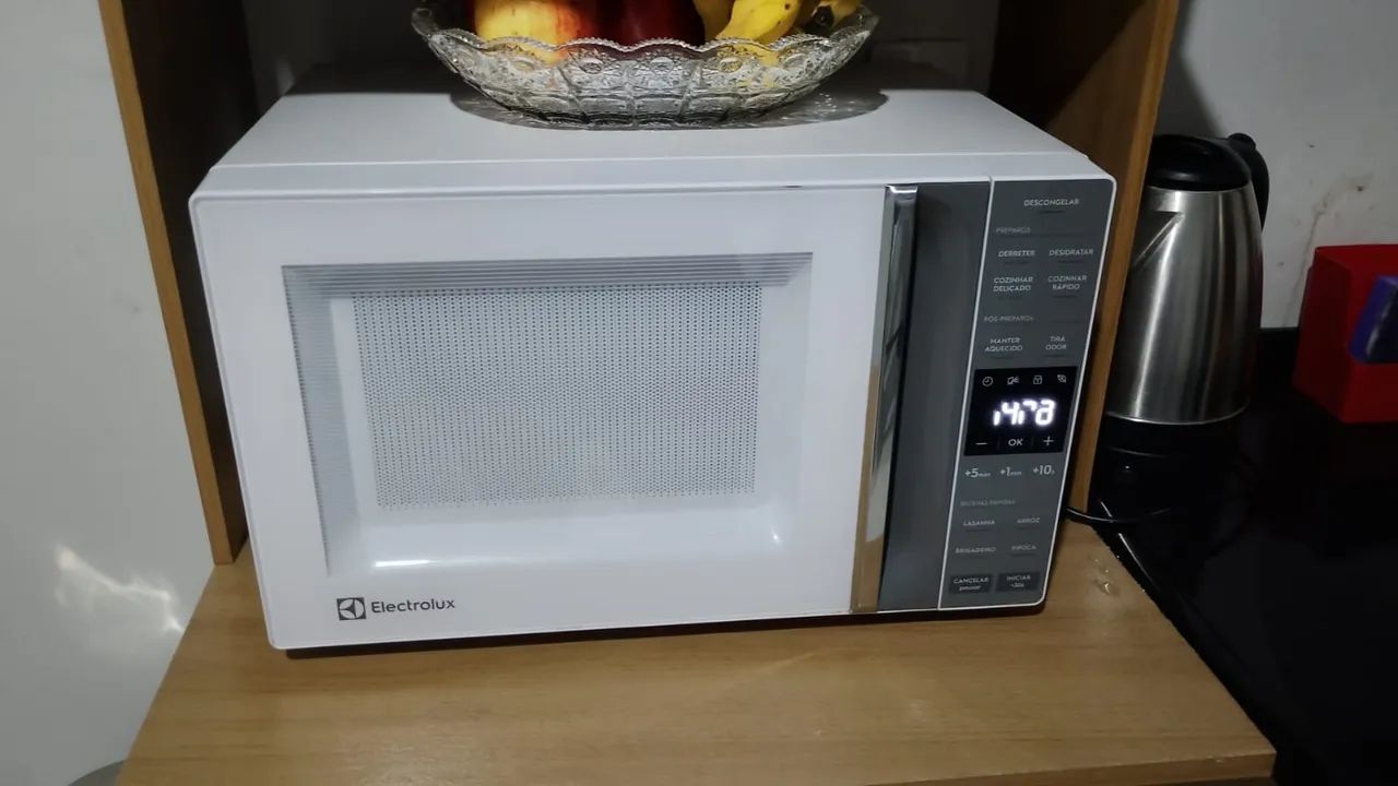 Micro-ondas Electrolux 23L Efficient (ME23B) 220V - Funcionando 100%