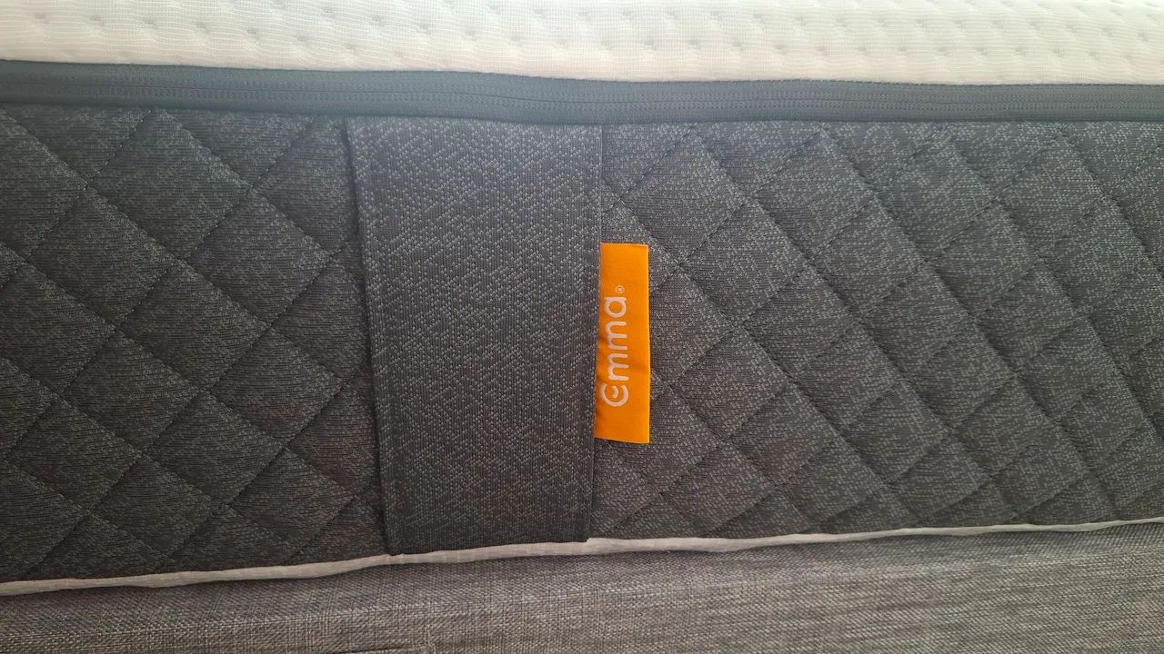 Colchão Emma Premium Hybrid II com 6 meses de uso - Foto 3