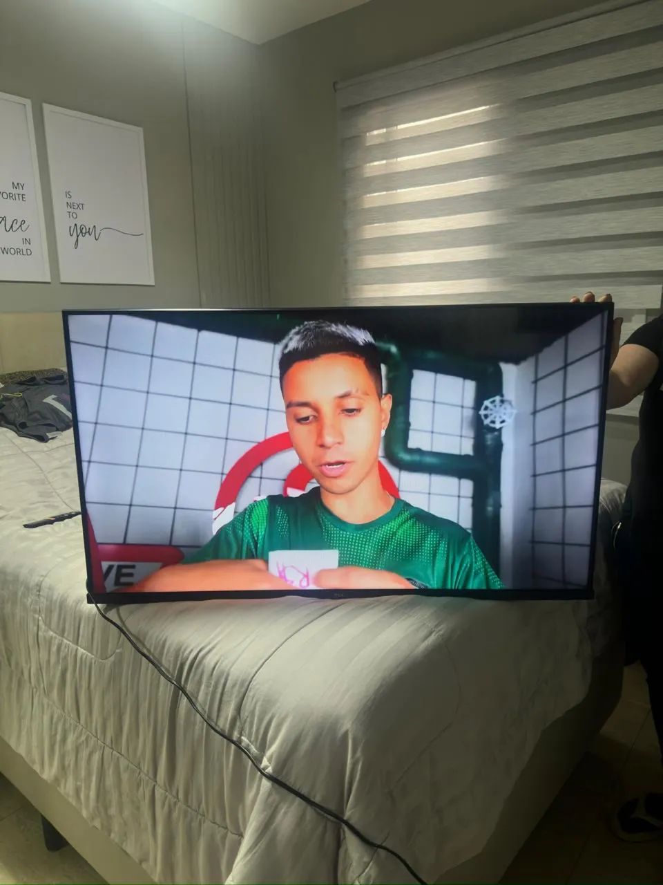 Tv 40 polegadas TCL - com comando de voz